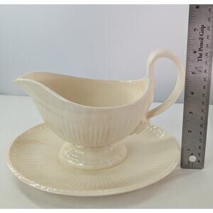 Vintage White Wedgwood EDME ENGLAND Head Ribbed Gravy Boat   Underplate
